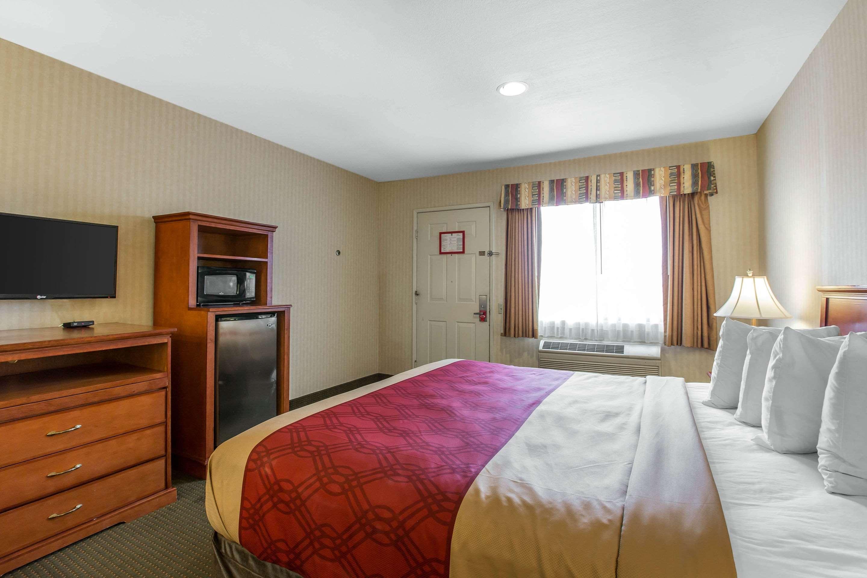 Econo Lodge Inn & Suites Riverside - Corona Eksteriør bilde