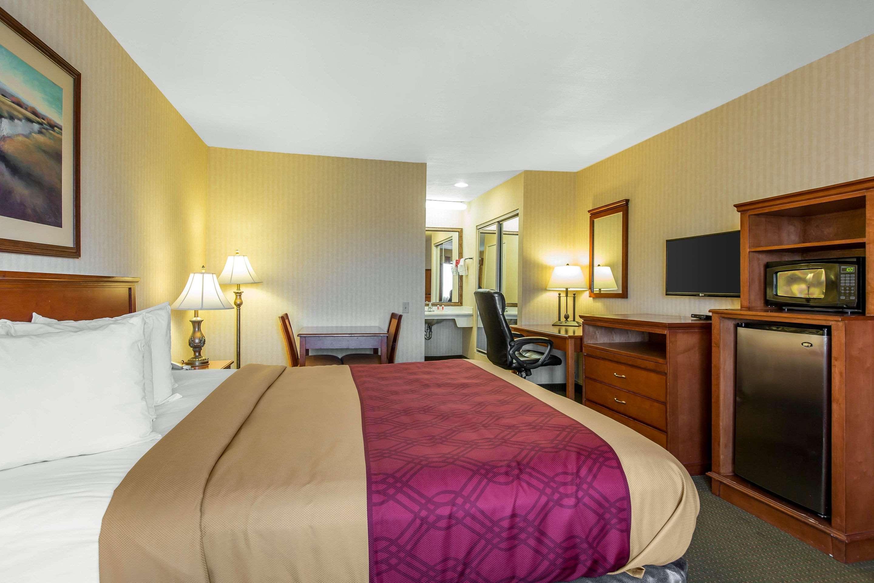 Econo Lodge Inn & Suites Riverside - Corona Eksteriør bilde